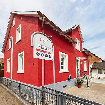 Gaestehaus Viktoriya Nur Wenige Minuten Zum Europa-Park Rust Bagian luar foto
